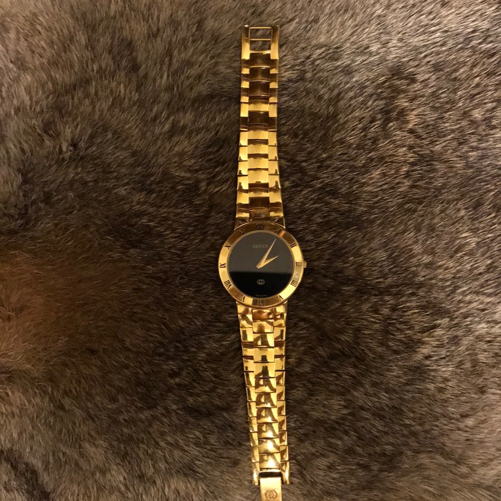 GUCCI watch
